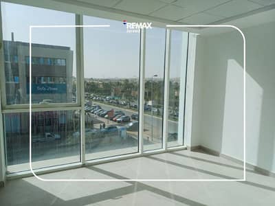 عيادة طبية فاخرة للإيجار تشطيب كامل تكييف مركزي ف سينترو زايد مول - قرب مستشفى الشيخ زايد