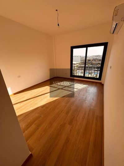 Ready to Move Fully Finished 3 bedroom 170 m Apartment in Fifth Square Al Marasem next to Rehab - Cairo Airport- Mivida - New Cairo - 5th settlement