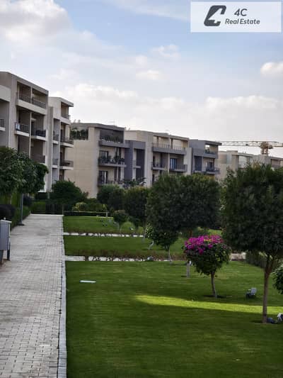 Apartment for sale 3 bedrooms with a landscape view 168m ready to move in Fifth Square Compound Al-Marasem Fifth Settlement New Cairo
