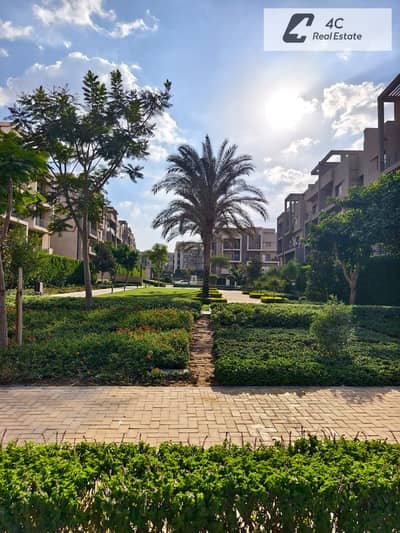 Apartment for sale 3 bedrooms with a landscape view 168m ready to move in Fifth Square Compound Al-Marasem Fifth Settlement New Cairo