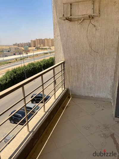 للبيع شقه في كومبوند دار مصر الاندلس القاهره الجديده مباشره علي التسعين الجنوبي وامام كومبوند الهايد بارك ودقايق للجامعه الامريكيه مساحه 130م