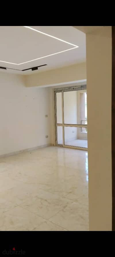 For rent, an apartment of 200 meters in Garden Hills Compound, 6th of October City, in the northern expansions.