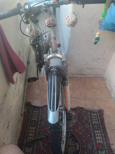 عجلة.