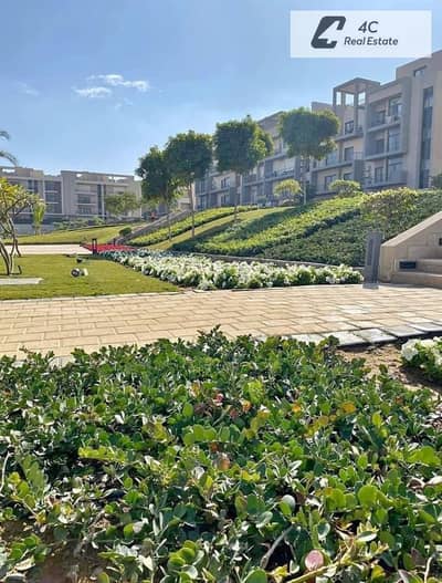 160m apartment + garden ready to move prime location 3 bed lowest down payment in the market in Fifth Square compound Al-Marasem Fifth Settlement New