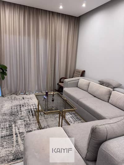 شقة للبيع في جاليريا مون فالي Galleria Moon Valley مفروشة بالكامل تشطيب فاخر موقع مميز داخل الكمبوند جاهزة للسكن الفوري