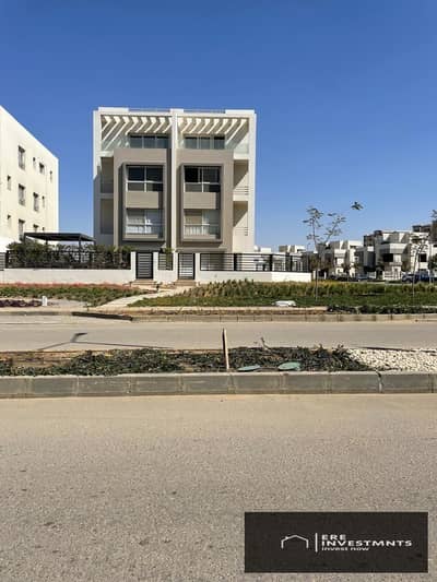 Apartment for sale at the lowest price in market, Prime location in Hyde Park New Cairo