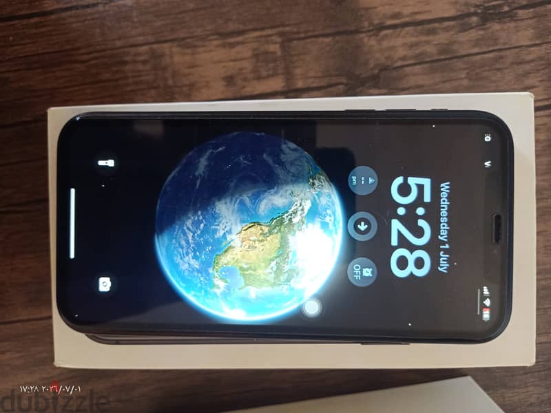 Apple - iPhone XR 5