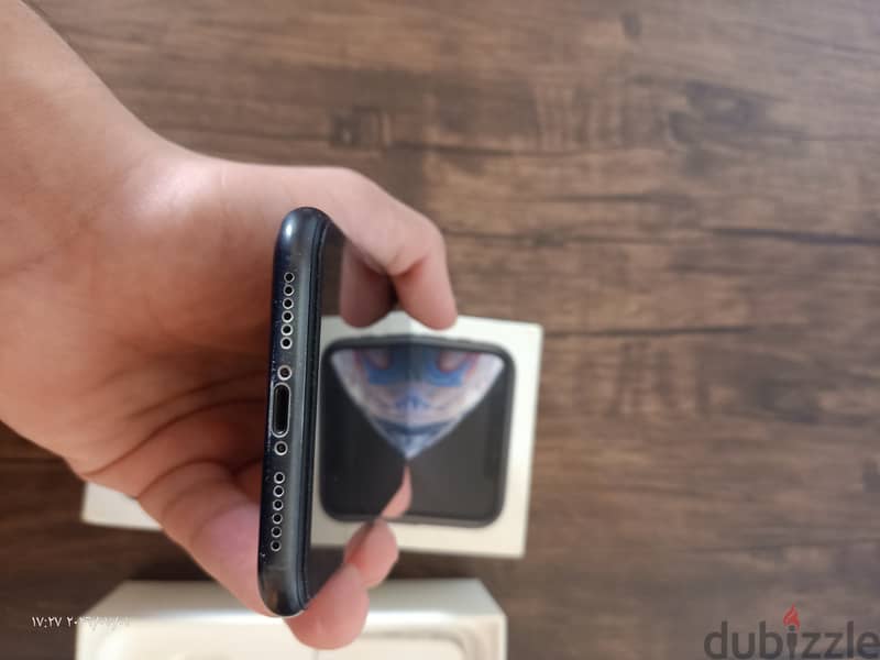 Apple - iPhone XR 10