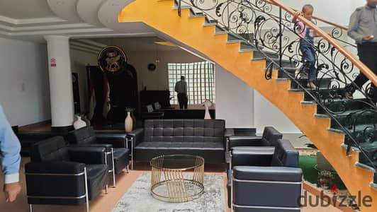 Unfurnished administrative duplex for rent in First Settlement South Academy area, directly on 90th Street