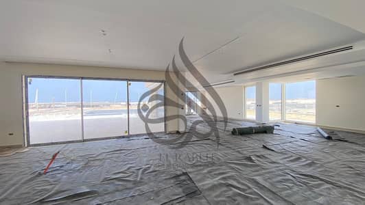 فيلا للبيع متشطبة بحمام سباحة في دايركشن وايت الساحل الشمالي بمقدم و اقساط اقل من سعر السوق موقع مميز Direction White