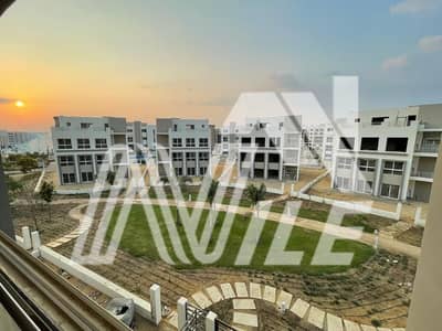 High- end finishing Duplex For Sale Open View Green Space Under Market Price At Hyde Park New Cairo