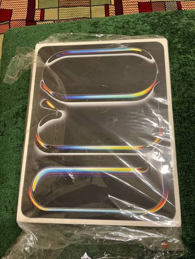 iPad Pro 13 inch - M5 WiFi +Esim (sealed)