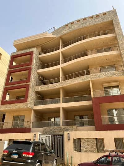 شقة للبيع بمدينة نصر شارع الطاقة الرئيسي  220م  نصف تشطيب  محارة  خلف النادي الاهلي