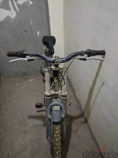 عجلة مقاس 28