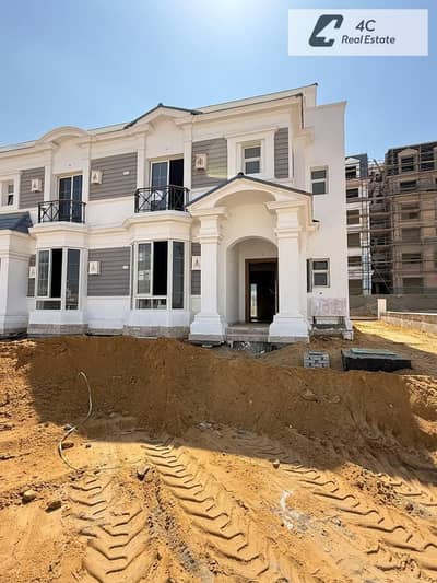 فيلا كورنر بمقدم وتكملة أقساط بفيو لاندسكيب ومسطحات مائية ريسيل بأقل من سعر الشركة في Mountain View 1.1 التجمع الخامس بالقرب من الجولدن سكوير للبيع