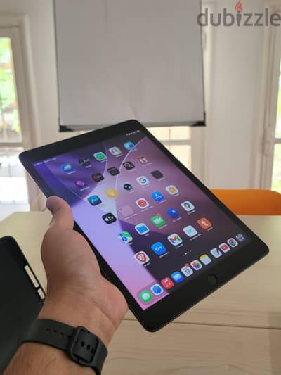 آيباد 9 الجيل التاسع 64 جيجا بحالة ممتازة Apple ipad 9th gen