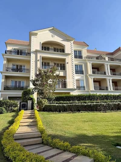 Apartment for sale in the heart of the Golden Square in Fifth Settlement and minutes to Al Ahly Club, finished with a down payment of only 5% in Regents Square | Regent's Square
