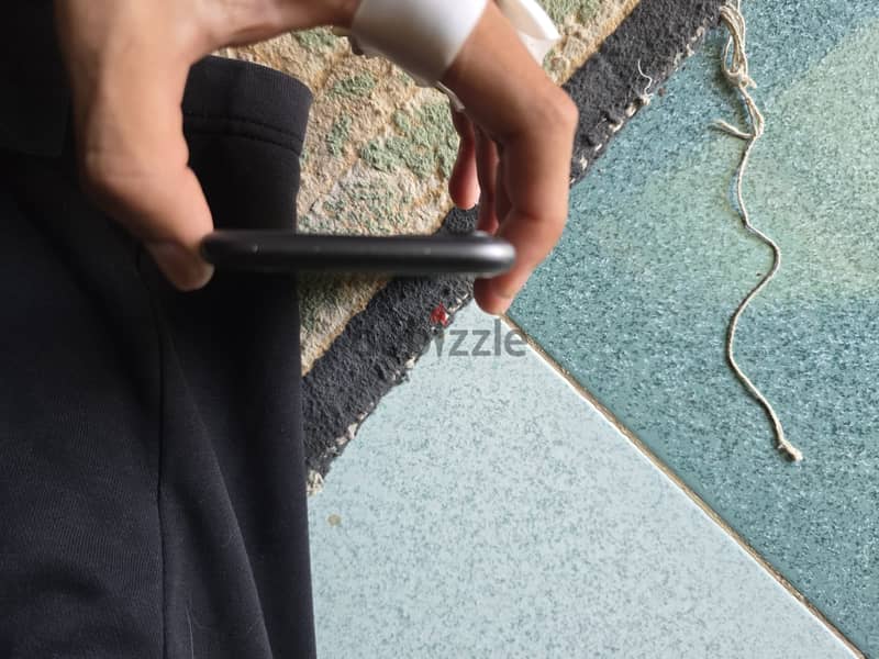Apple - iPhone 11 7