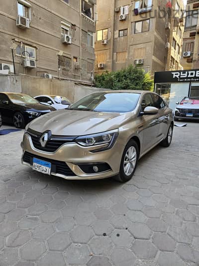 Renault Megane 2020 صيانات توكيل حاله نادره