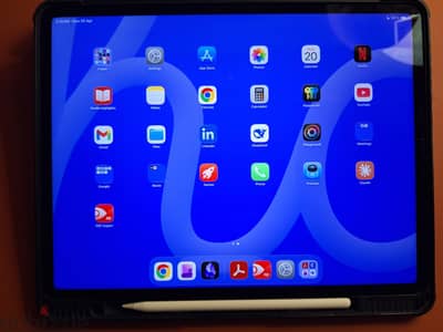 IPAD Pro 12.9 5th Gen M1 WiFi, Pencil and Case Included