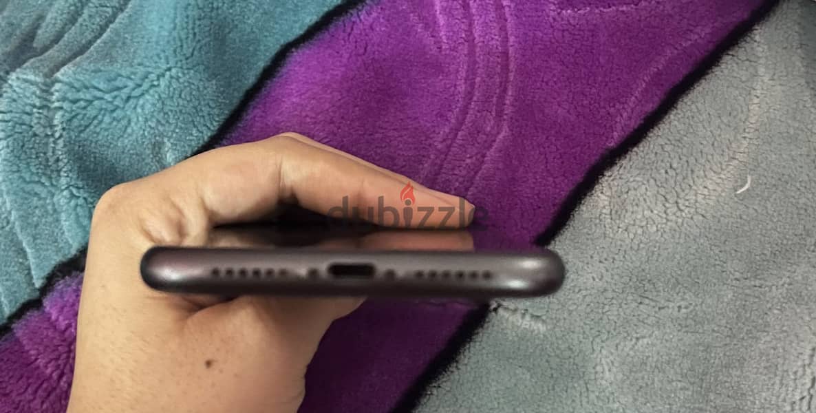 Apple - iPhone 11 4