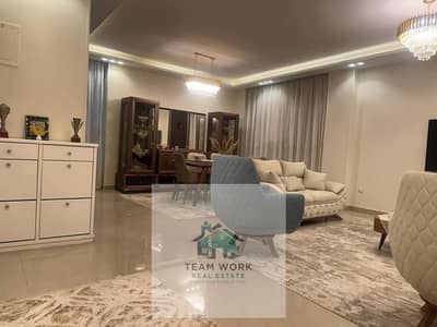 A fantastic apartment for sale in Sheikh Zayed, 8th District, prime location, super deluxe finishing, 165 sq m, excellent location