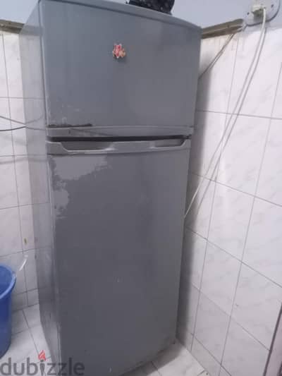 تلاجة محتاجة صيانة