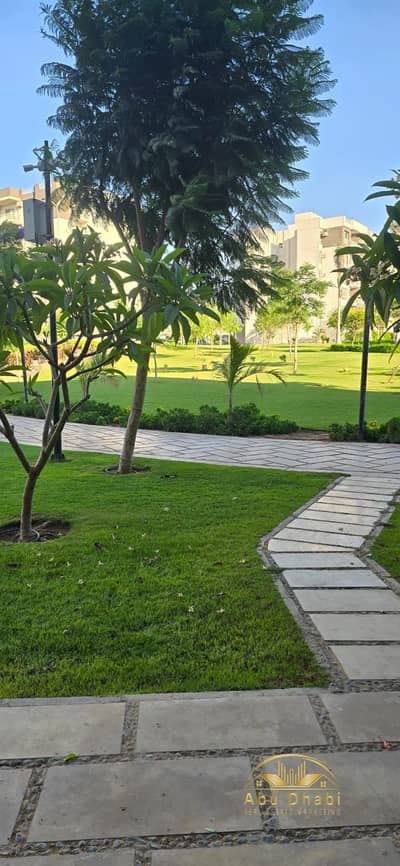 Apartment 72m² with a 40m² garden for rent in Madinaty B12, wide garden view