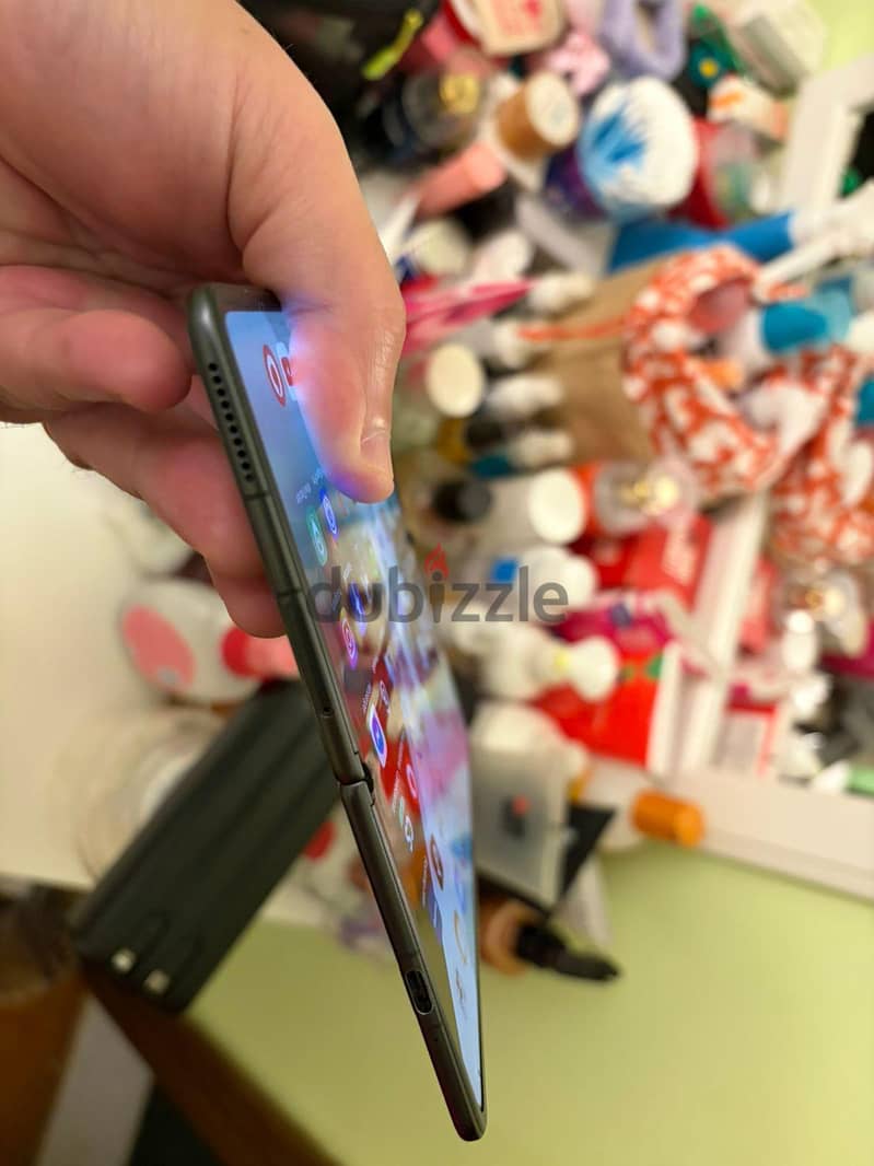 Honor Magic V3 4