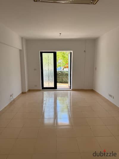 92m² apartment for rent in Al Rehab 2 | Ground floor, 2 rooms, next to the Eastern Market and Gate 23, fully equipped kitchen and natural gas, ready to move in