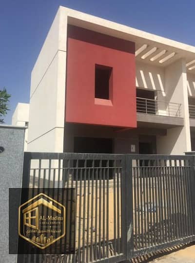 فيلا مميزة للبيع في مدينتي بسعر لقطة لسرعه البيع