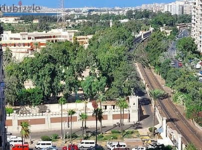 شقة ناصية بالكامل 160م الدور شقة واحدة ، برج مرخص 2002 ، عدادت قديمة شقة ناصية بالكامل 160م الدور شقة واحدة ، برج مرخص 2002 ، عدادت قديمة