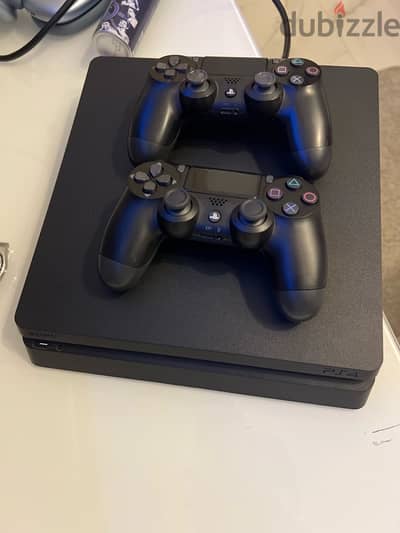 PS4 Slim 500gb 2 controller
