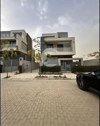 READY TO MOVE FINISHEDTOWN HOUSE FOR SALE WITH 10% DP IN LAVICTA CITY WITH ONLY 10% DP