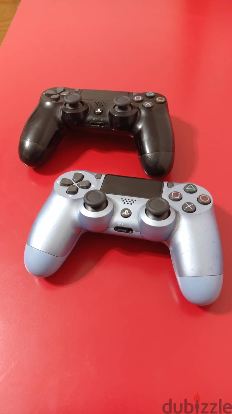 PlayStation 4 slim 9