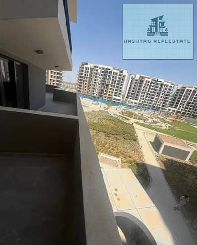 For rent, an apartment in Zed West Compound in Sheikh Zayed with kitchen and air conditioning, first occupant, two bedrooms and 2 bathrooms, ready for living in the best location in Sheikh Zayed.