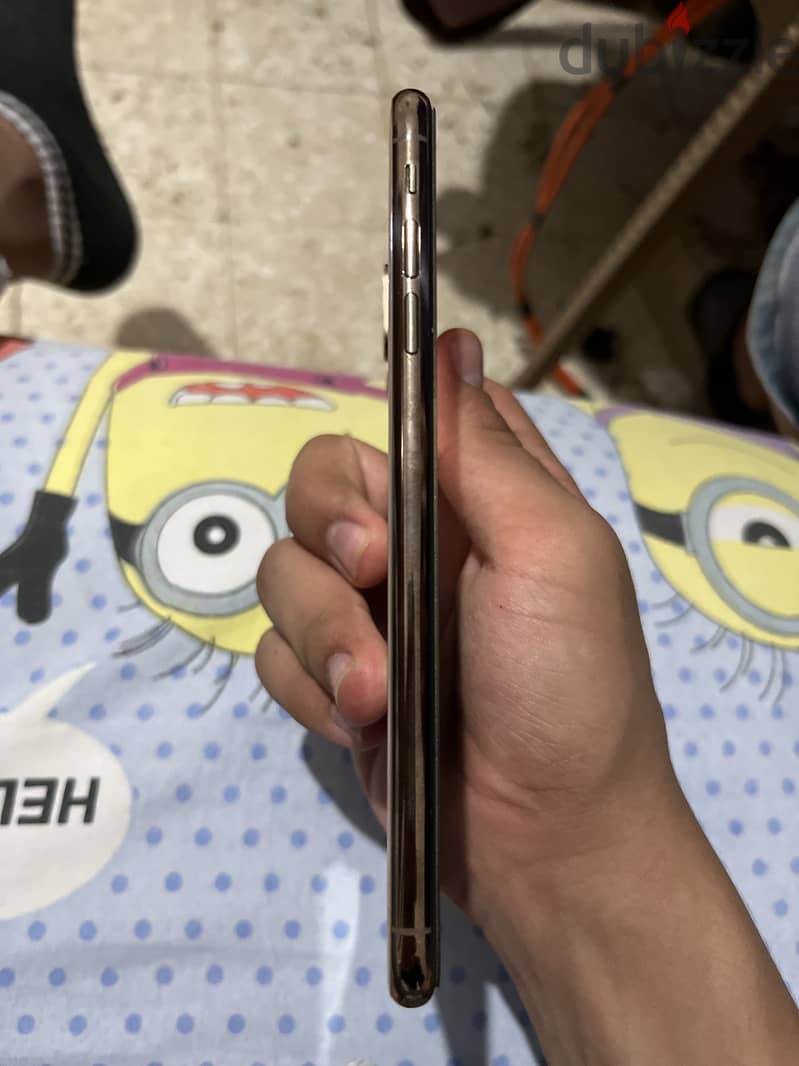 Apple - iPhone XS Max 3