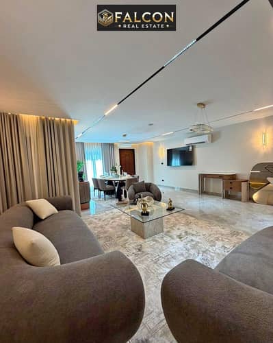 خصم كبير+جاهزه للمعاينه +تشطيب Ultra Lux+موقع مميز شقه للبيع في كمبوند مايان التجمع الخامس  بين سوان ليك حسن علام و LMD دقايق من HYDE PARK & MIVIDA
