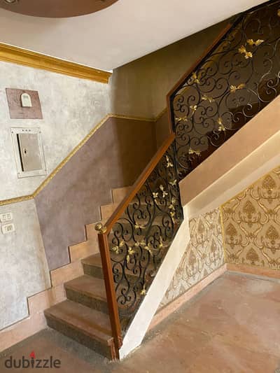 Duplex for rent 250m - branching from Makram Ebeid - for upscale housing, a distinguished location branching from Makram Ebeid Street - Nasr City. Super Lux finishing - suitable for upscale family residence.