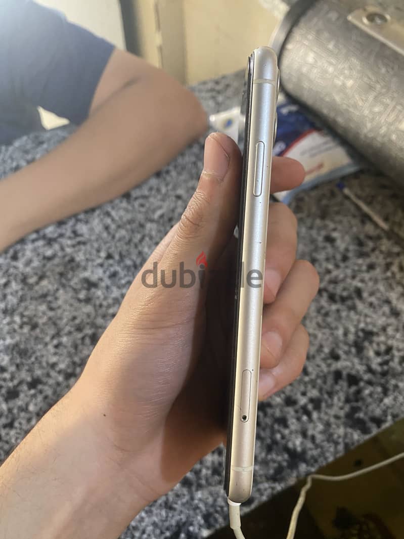 Apple - iPhone 11 3