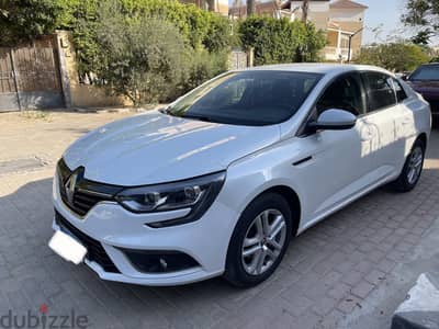 Renault Megane 2020 Pearl White , factory paint except bumpers