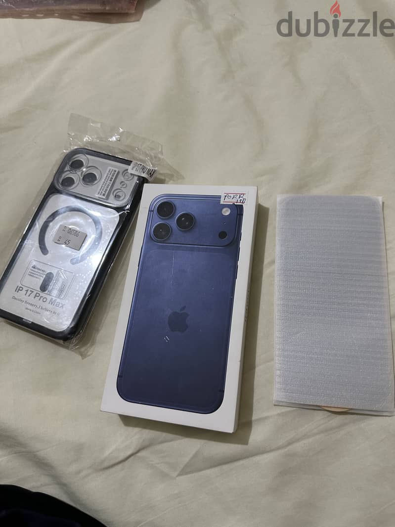 Apple - iPhone 17 Pro Max 1