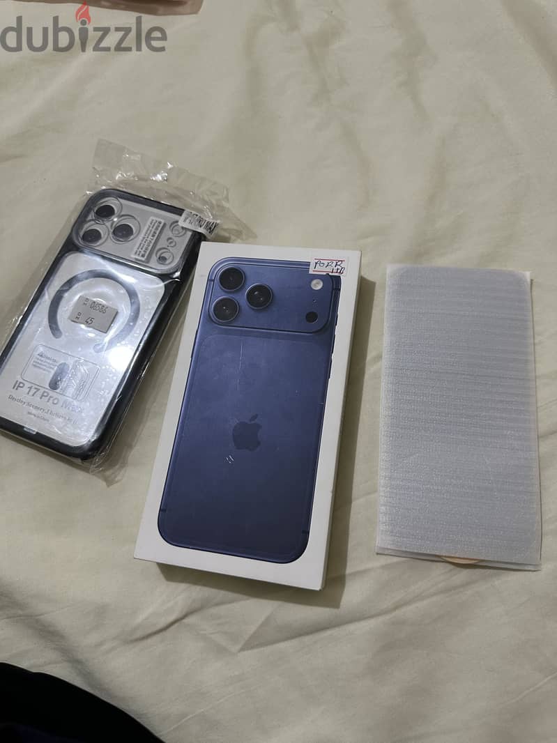 Apple - iPhone 17 Pro Max 2