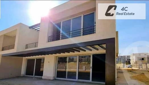 Twin house ready to move bahary and landscape view resale below market price in Palm Hills New Cairo near Golden Square and 90 Street for sale