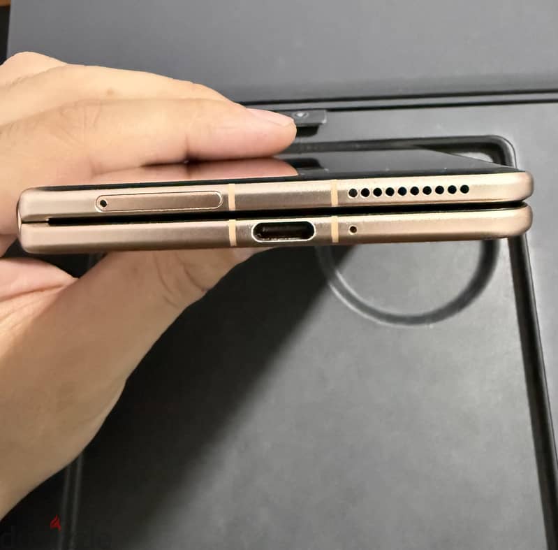 Honor Magic V3 4