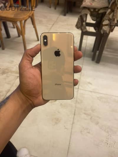 آيفون  xsmax ٥١٢جيجا وتر بروف