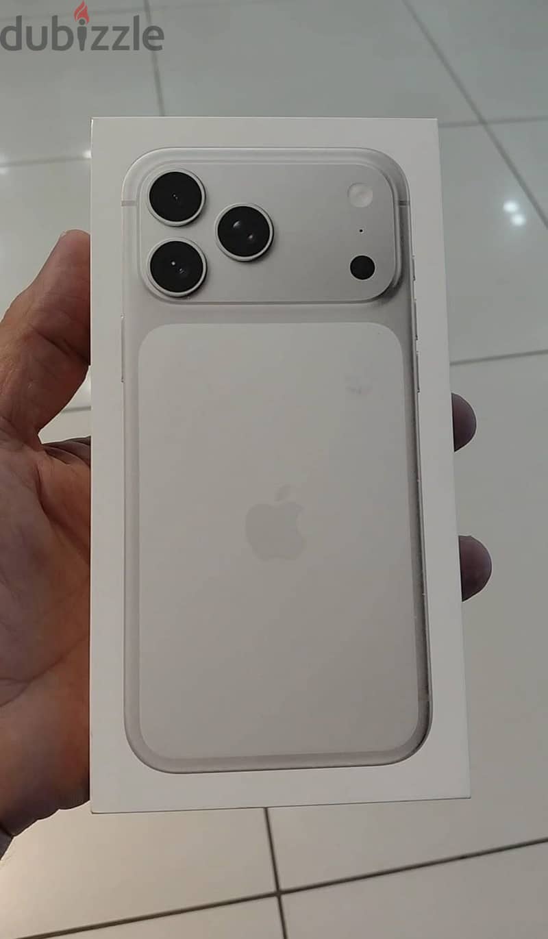 Apple - iPhone 17 Pro Max 1