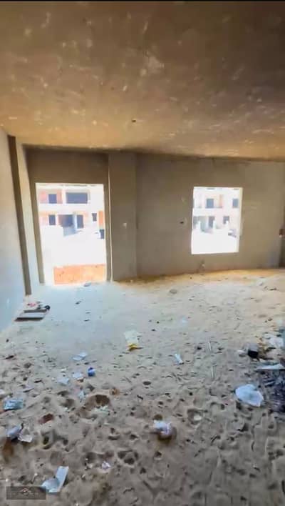 185m apartment with an open view, private entrance, and L garden, clear 65m around the entire apartment | next to Five Square Mall and two minutes to Madinaty