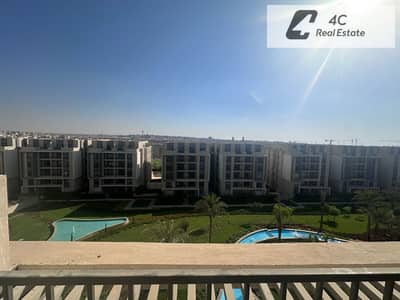 شقة سكاي لوفت + اوبن روف استلام فوري غرفتين مقدم و اقساط تشطيب كامل بالتكييفات في المراسم فيفث سكوير التجمع الخامس القاهرة الجديدة