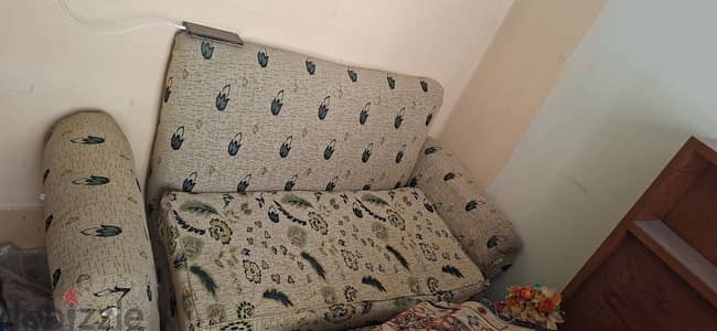 كنبة منجدة